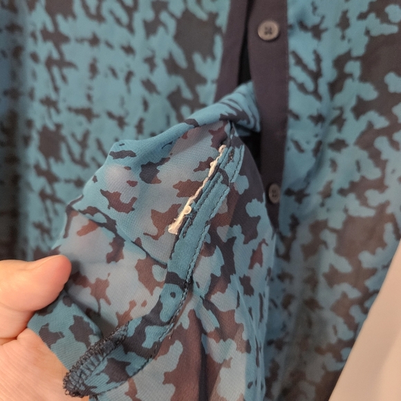 Banana Republic Sheer Blue Tank Top Blouse! - Picture 4 of 6